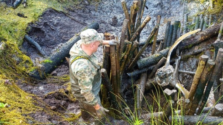Опубликованы фото с места подъема фрагментов бомбардировщика в Тверской области - новости ТИА
