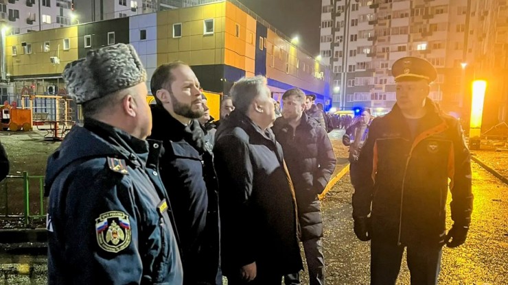 В Твери ликвидируют последствия падения обломков БПЛА на многоэтажный жилой дом - новости ТИА