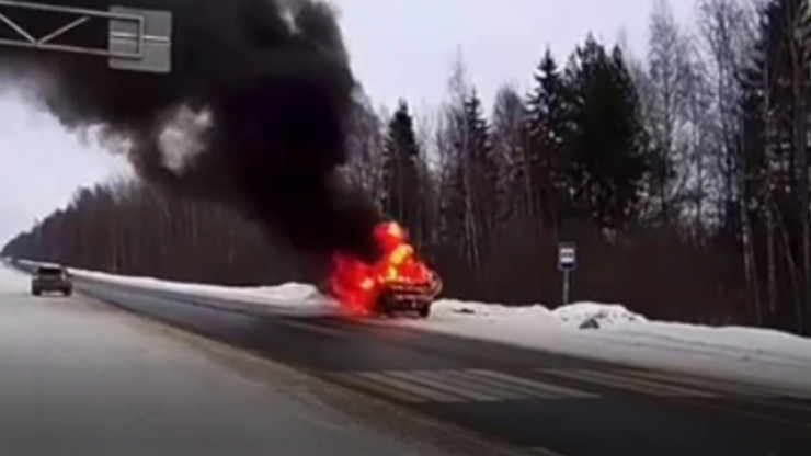 В Тверской области BMW X5 загорелась на ходу - новости ТИА
