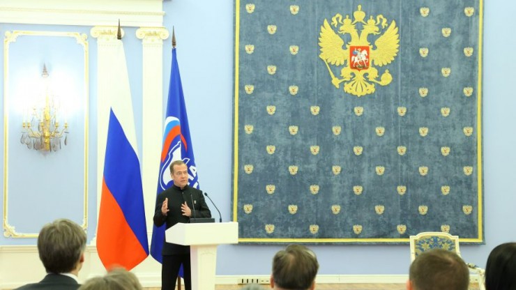 Дмитрий Медведев поддержал включение вопросов технологического суверенитета в новую народную программу ЕР - новости ТИА