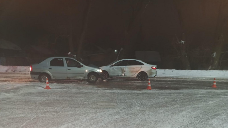 В Тверской области столкнулись два легковых авто: есть пострадавшие - новости ТИА