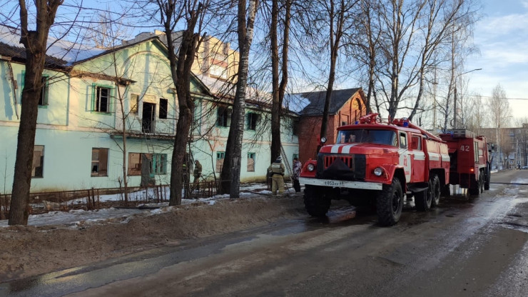 В Тверской области пожарные четыре часа тушили заброшенный профилакторий - новости ТИА