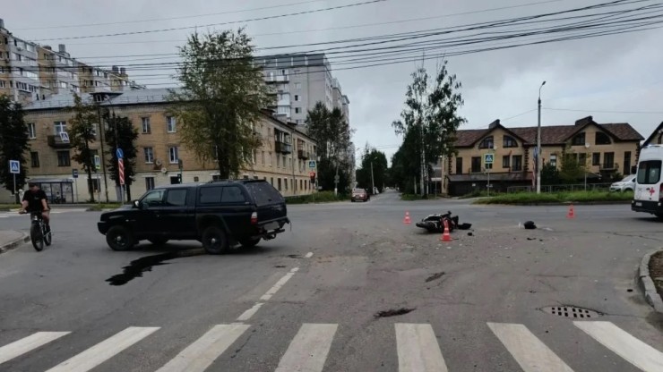На одной из улиц Твери в ДТП вновь пострадал мотоциклист - новости ТИА