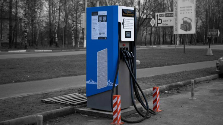 В Торжке установили "быструю" зарядную станцию для электроавтомобилей - новости ТИА