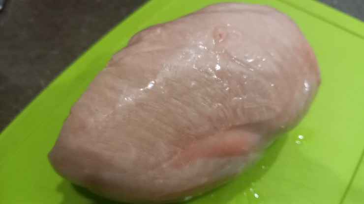 Эксперт рассказал, почему опасно мыть курицу перед готовкой - новости ТИА