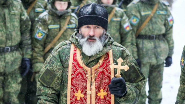 Тверской священник принял участие в курсантском марш-броске на лыжах - новости ТИА