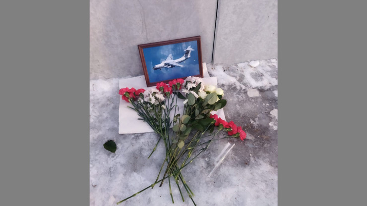 Жители Твери создали мемориал в память о погибших лётчиках Ил-76 - новости ТИА