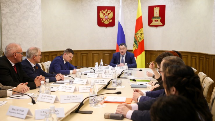 Игорь Руденя на совещании с главврачами больниц региона определил задачи по развитию - новости ТИА