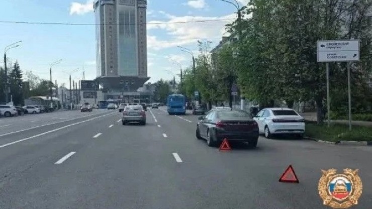 В Твери BMW сбил задом переходившую дорогу в неположенном месте женщину - новости ТИА