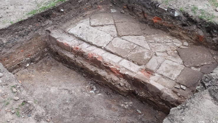 В Торжке на территории монастыря раскопали древнюю дорогу - новости ТИА