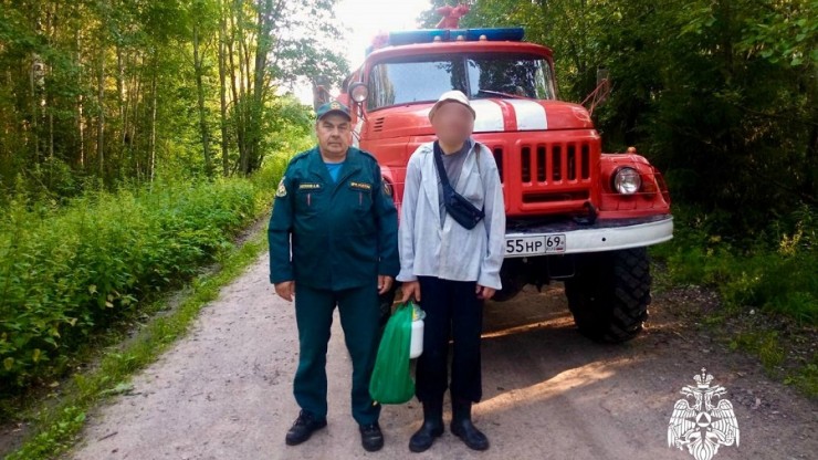 В Лихославльском округе спасатели нашли в лесу заблудившегося мужчину - новости ТИА