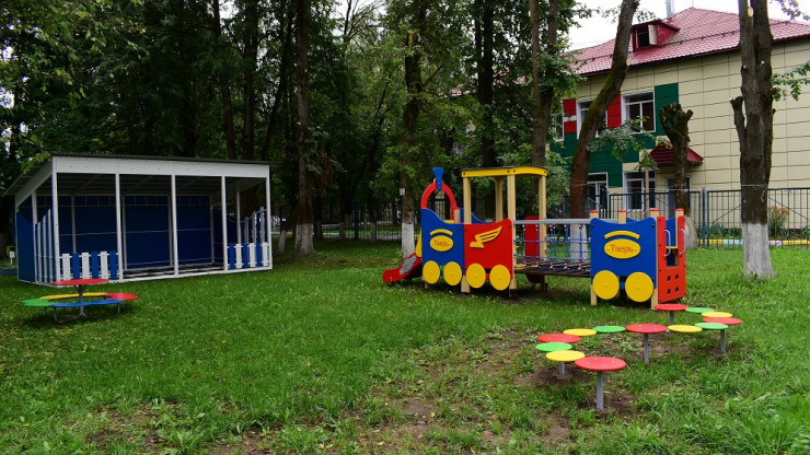 В Твери в детских садах устанавливают новые игровые комплексы - новости ТИА