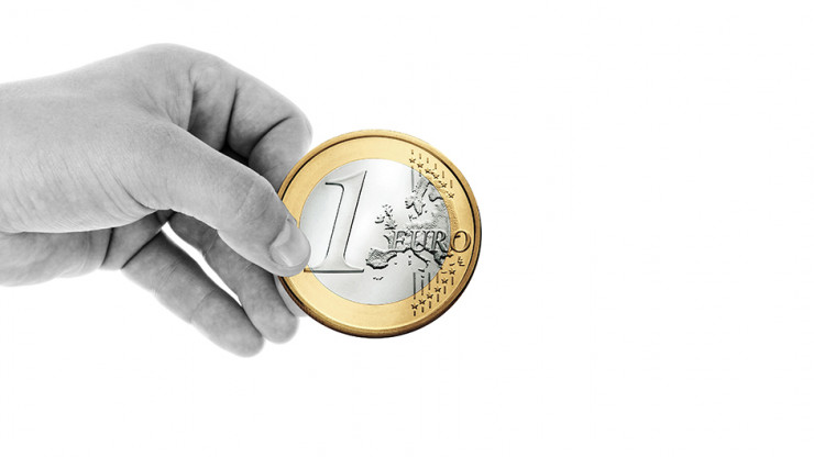 Курс евро поднялся до 111 рублей - новости ТИА
