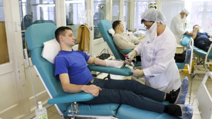 Спасатели МЧС по Тверской области приняли участие в донорской акции - новости ТИА