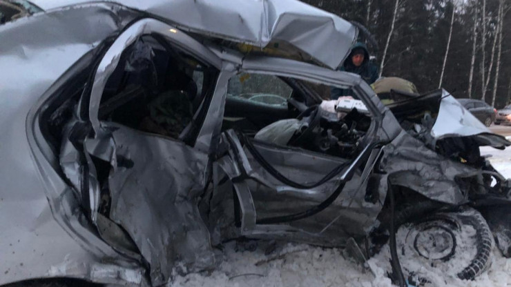В ДТП под Конаково погиб водитель и двое человек получили травмы - новости ТИА
