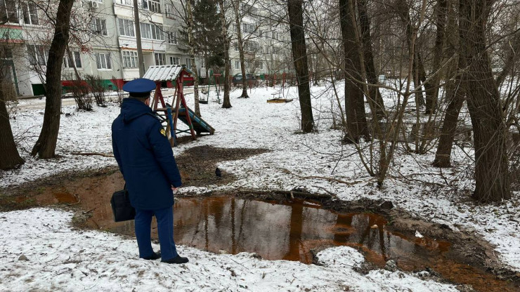 В Тверской области прокуратура ликвидировала зловонную жижу на детской площадке - новости ТИА