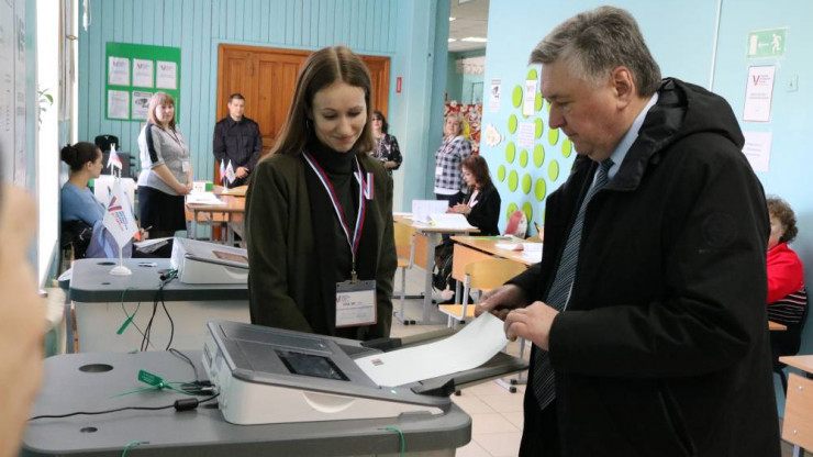 Глава Твери Алексей Огоньков принял участие в голосовании на выборах президента - новости ТИА