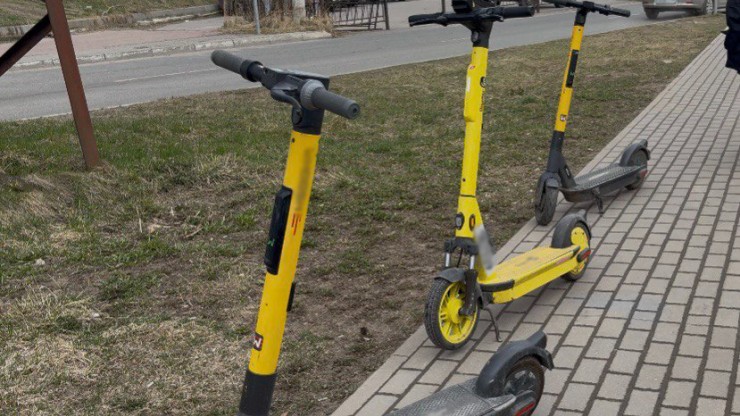 В Верхневолжье любителей кататься с ветерком на самокатах призывают соблюдать ПДД - новости ТИА