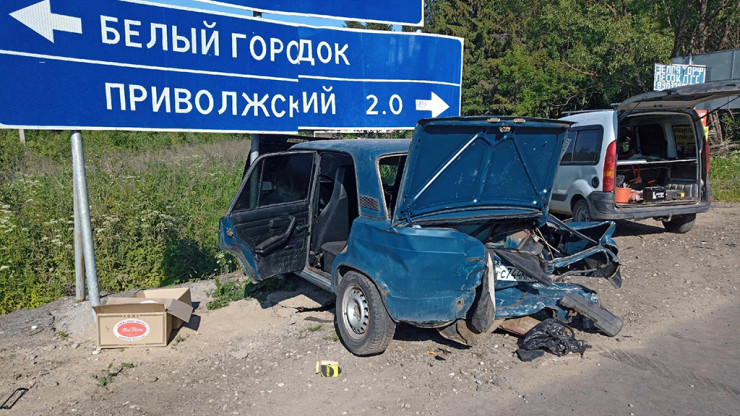 В Тверской области после ДТП полностью выгорел автомобиль - новости ТИА