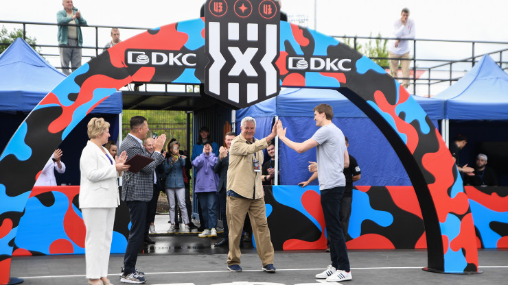 Андрей Кириленко приехал в Тверь на открытие Центра уличного баскетбола - новости ТИА