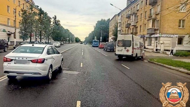 В Твери мужчина перебегал дорогу в неположенном месте и попал в больницу - новости ТИА