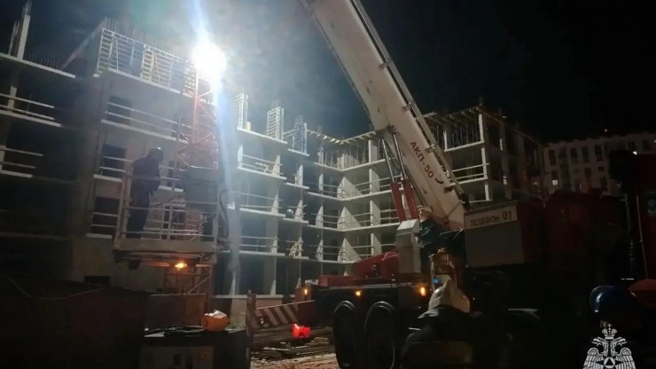 В Твери спасли крановщика, которому стало плохо на большой высоте - новости ТИА