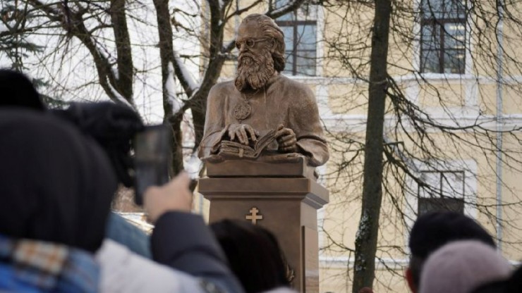 На территории Тверского медуниверситета открыли бюст святителю Луке Крымскому - новости ТИА