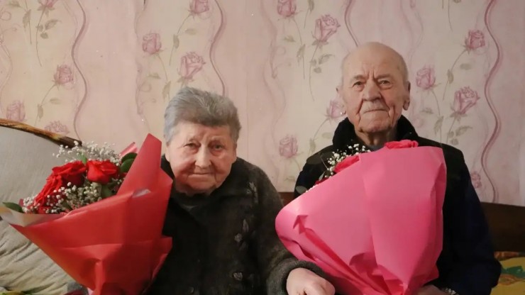 65 лет вместе: в Ржевском округе супруги Смирновы отметили железную свадьбу - новости ТИА