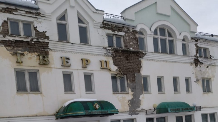 В центре Торжка разрушается гостиница "Тверца" - новости ТИА