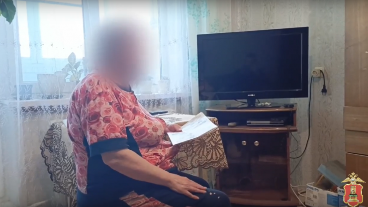 Таксист помог полиции задержать мошенника и вернуть пенсионерке 370 тысяч рублей - новости ТИА