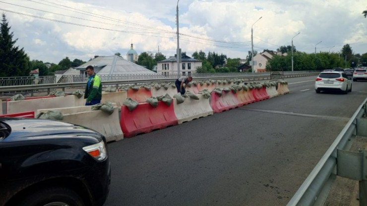 В Твери ремонтируют мост, движение транспорта ограничено - новости ТИА