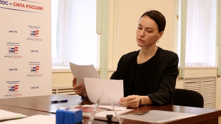 "Продолжение работы": Алёна Аршинова подала документы в избирком для регистрации на выборах в ГД - новости ТИА