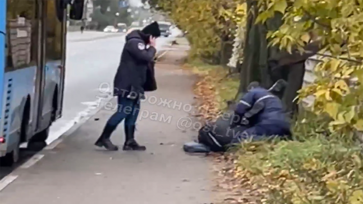 В Твери полицейские ищут пассажира, который устроил дебош в автобусе №15 - новости ТИА