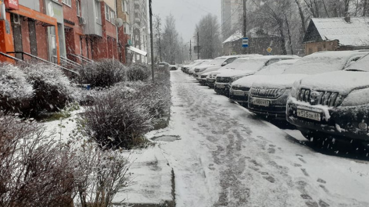 Госавтоинспекция призывает к осторожности на дорогах из-за снега - новости ТИА