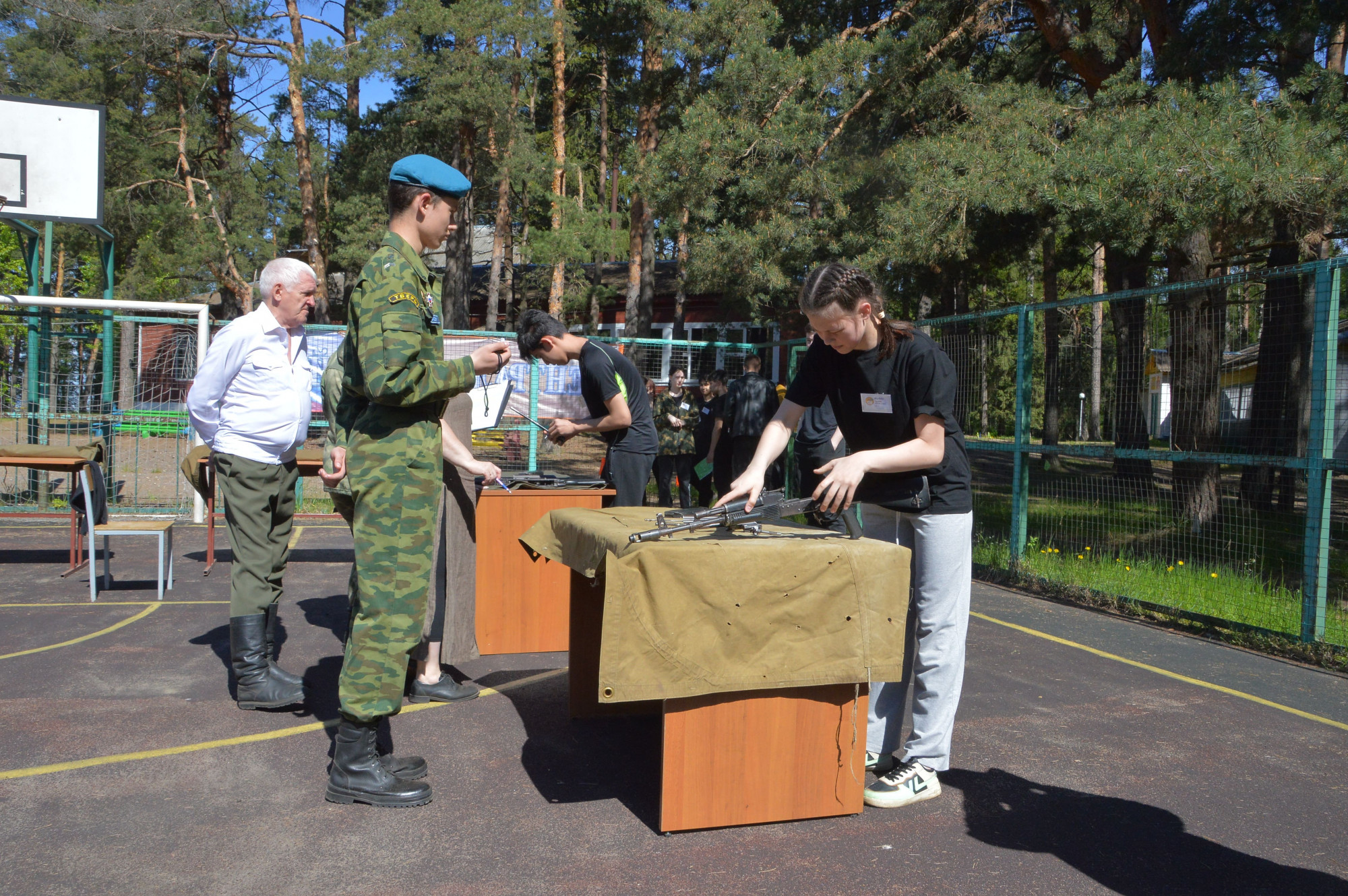 В Твери прошла военно-спортивная игра для старшеклассников 