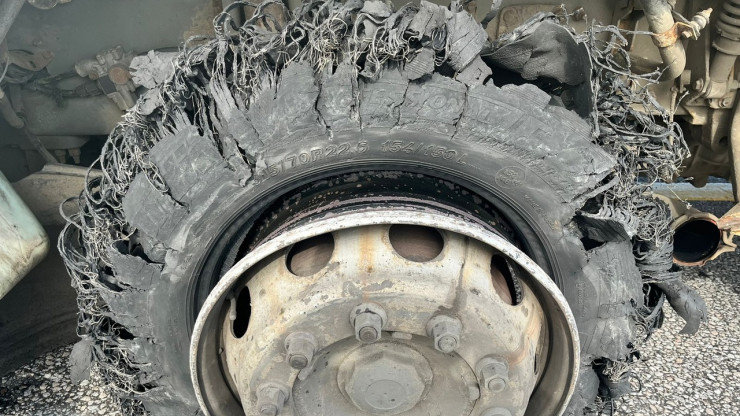 В Тверской области на М-11 из-за взорвавшегося колеса произошло серьёзное ДТП - новости ТИА