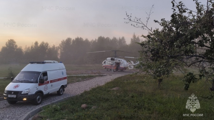 Пациента из Кимр в тверскую ОКБ доставили на вертолете санавиации МЧС - новости ТИА