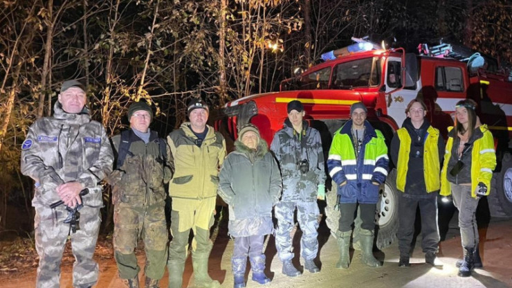 В Тверской области сотрудники МЧС и волонтеры спасли женщину в лесу - новости ТИА