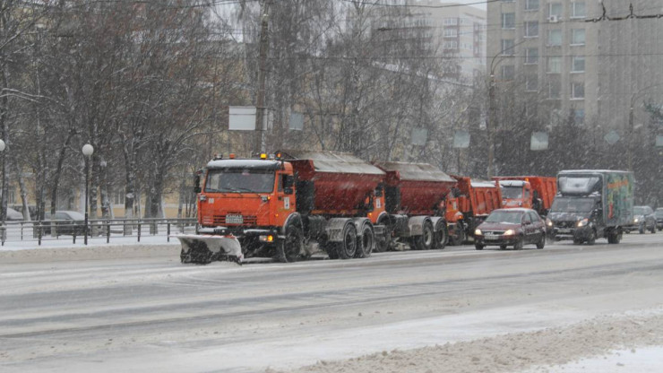 В Тверской области из-за снегопада дорожные службы работают в усиленном режиме - новости ТИА