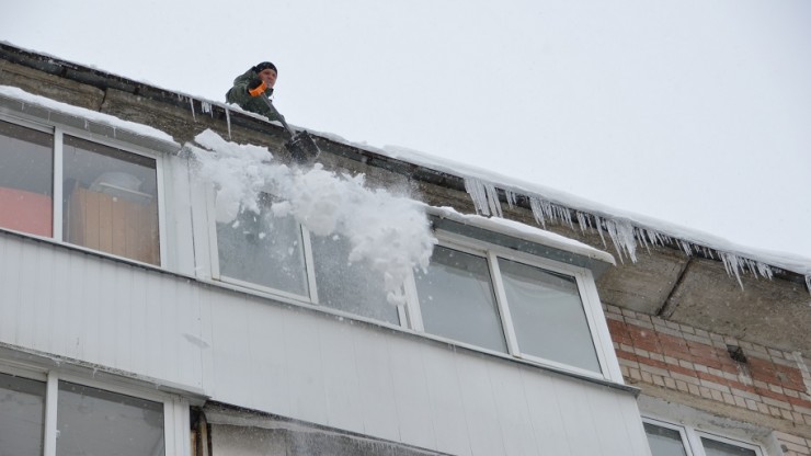 Большие сосульки на крышах домов оборачиваются тверским УК крупными штрафами - новости ТИА