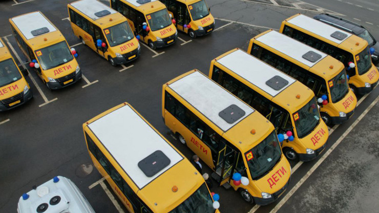 Игорь Руденя вручил ключи он новых школьных автобусов и машин скорой помощи - новости ТИА