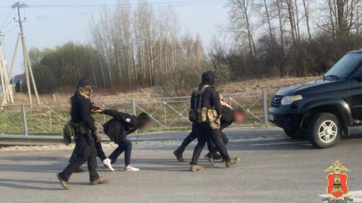 Тверские полицейские задержали жуликов, обманувших любителя платной любви - новости ТИА