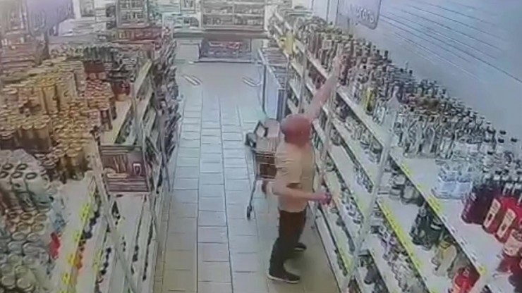 Любителя халявы задержали полицейские в Бежецке - новости ТИА