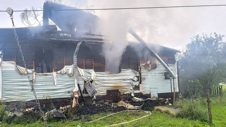 Молния подожгла дачный дом в Тверской области - новости ТИА