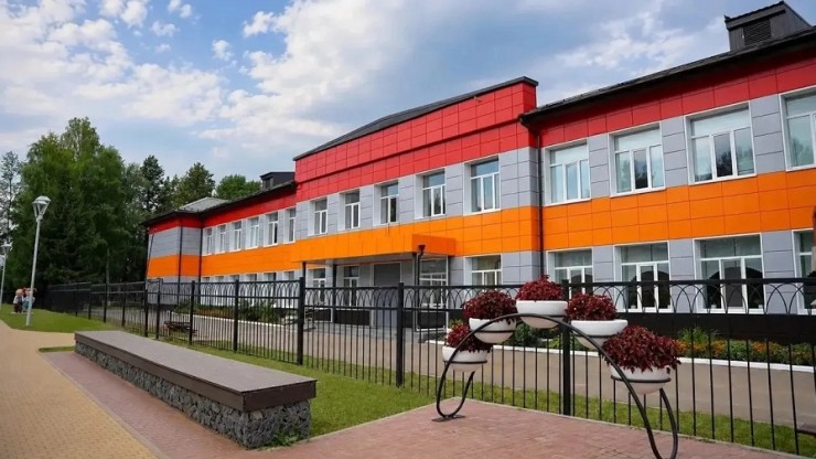 Виталий Королев показал ремонт в школах и детсадах Тверской области - новости ТИА