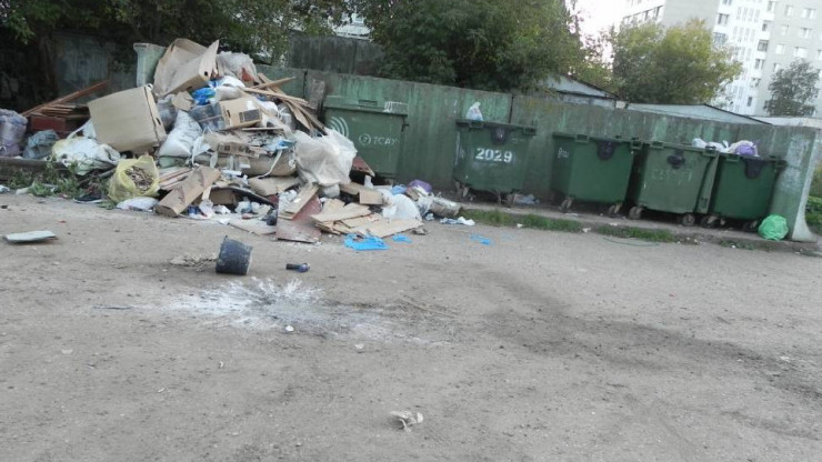 Администрация района прокомментировала ситуацию с мусором на бульваре Гусева - новости ТИА