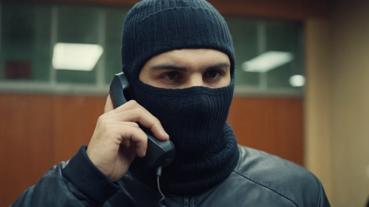 Мошенники лишили денег мать погибшего участника СВО из Твери - новости ТИА