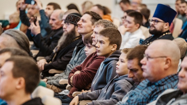 Наставник, символ силы и мудрости: в Тверской области отмечают День отца - новости ТИА