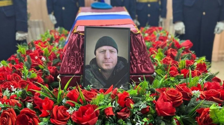 В Конаковском округе похоронили погибшего в СВО Романа Шувалова - новости ТИА