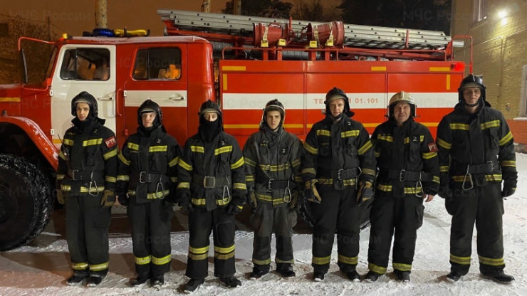В Твери в субботний вечер пожарные спасли двух человек - новости ТИА